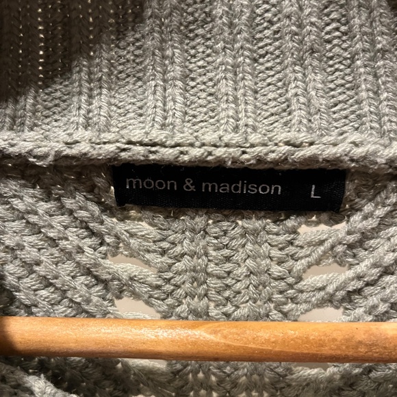 Moon & Madison Light Olive Long Sleeve Sweater - Picture 2 of 4